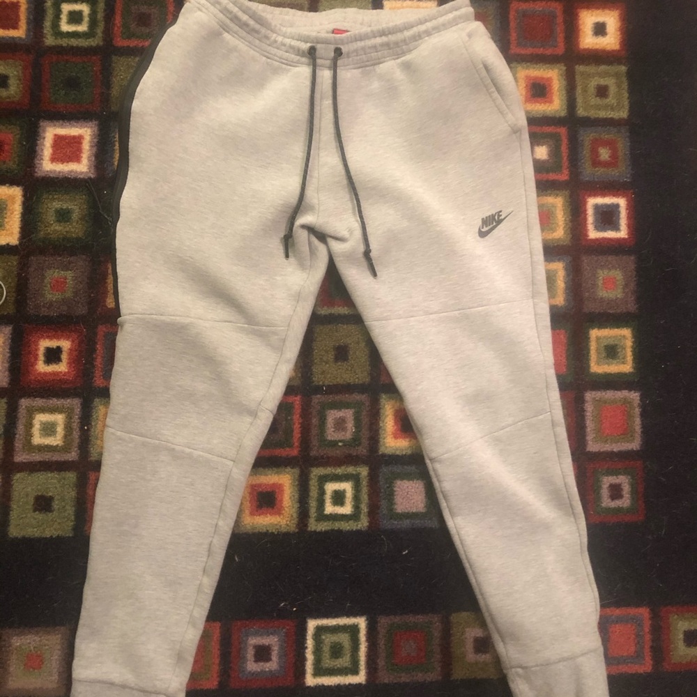 Nike tech fleece joggers